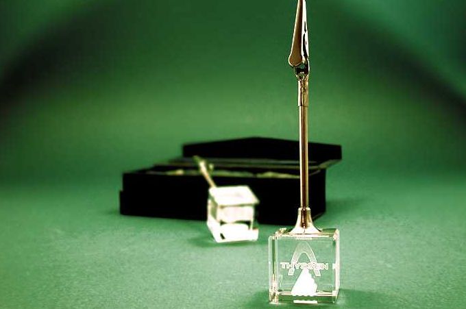 Memohalter mit Glaswürfel Image